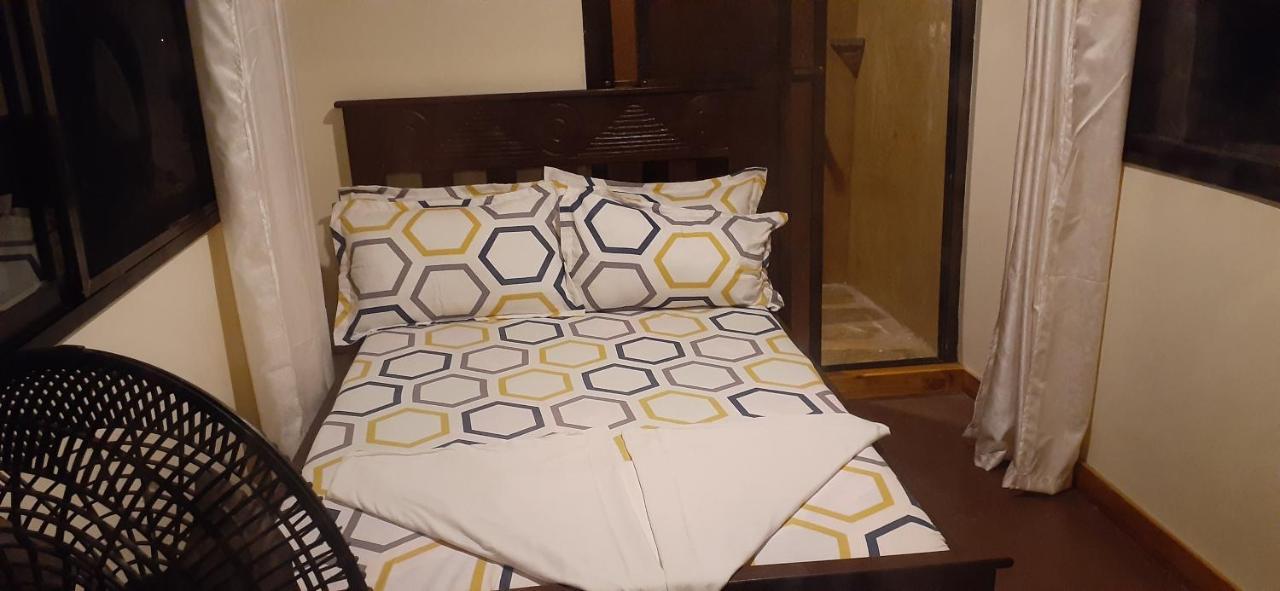 Mikadi Beach Camp & Backpackers Hostel Dar es Salaam Luaran gambar