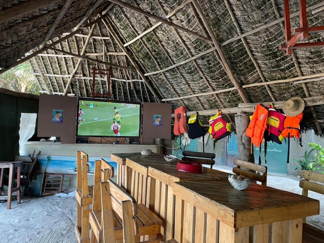 Mikadi Beach Camp & Backpackers Hostel Dar es Salaam Luaran gambar