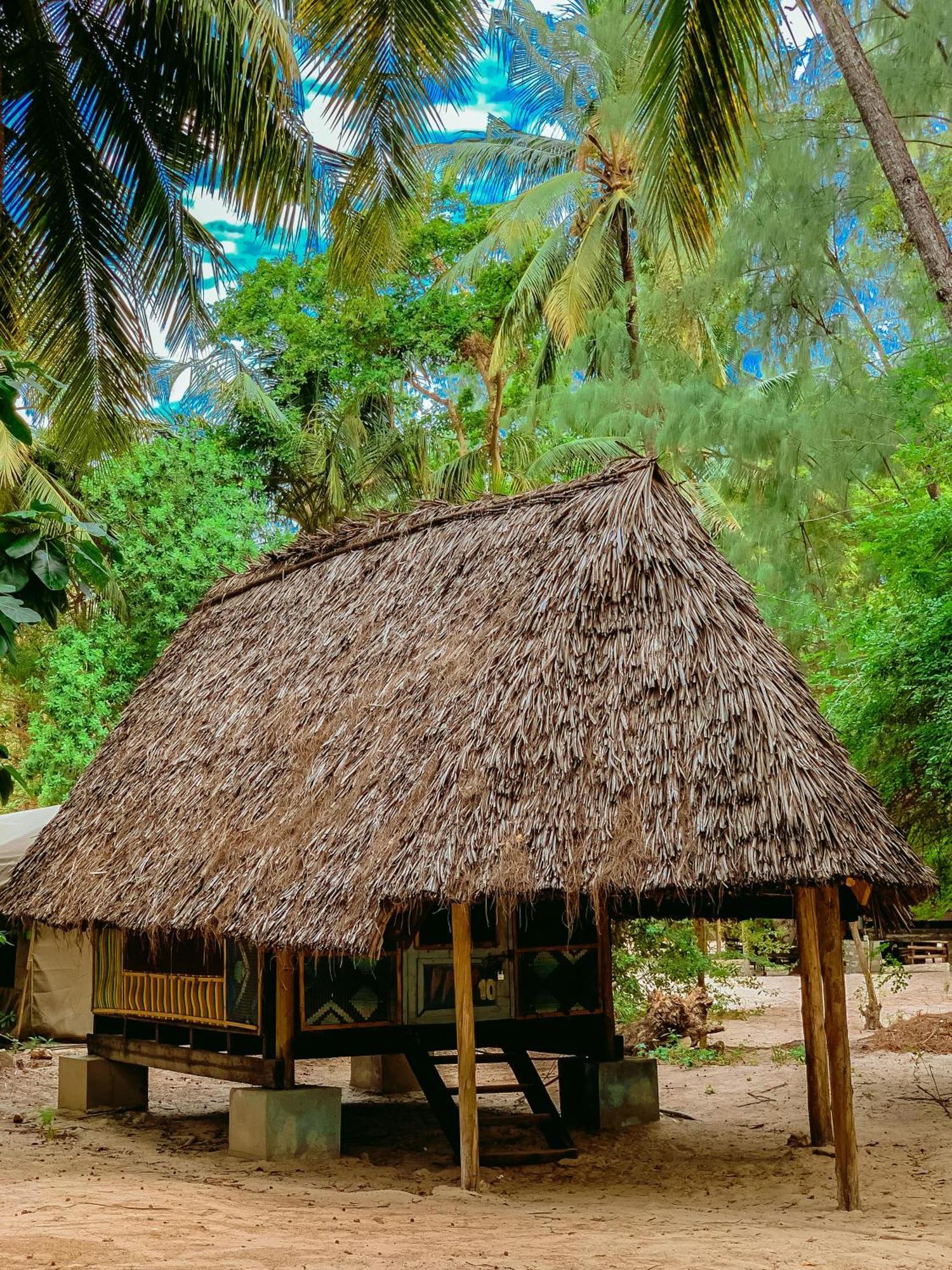 Mikadi Beach Camp & Backpackers Hostel Dar es Salaam Luaran gambar