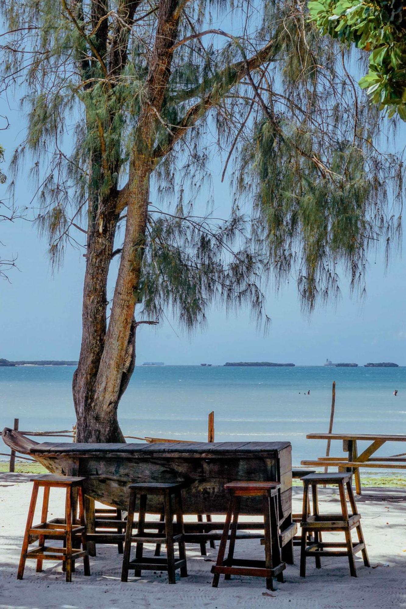 Mikadi Beach Camp & Backpackers Hostel Dar es Salaam Luaran gambar