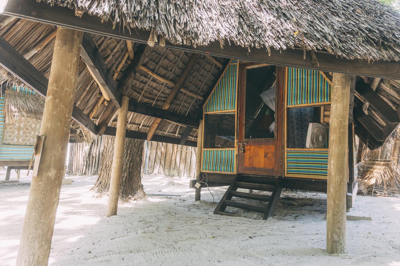Mikadi Beach Camp & Backpackers Hostel Dar es Salaam Luaran gambar